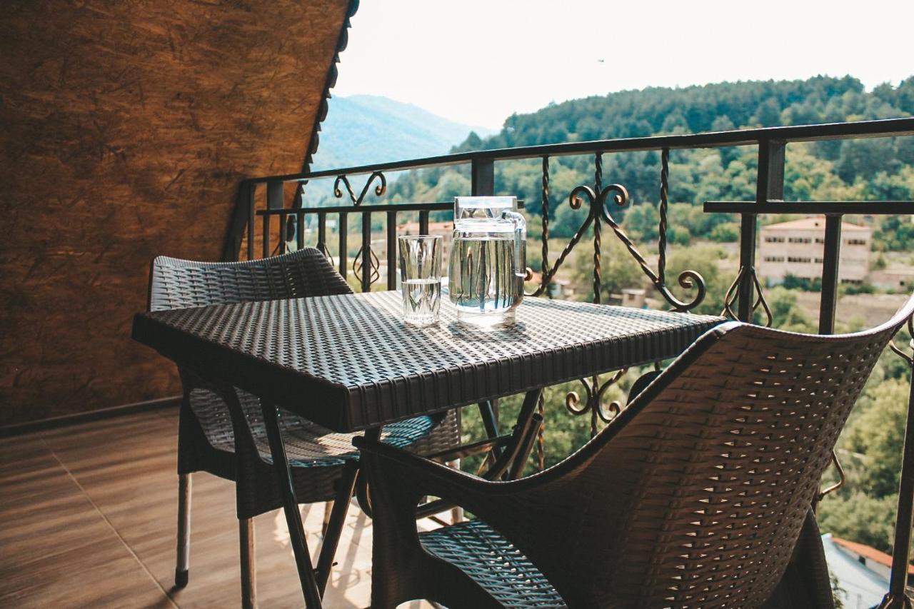 Dom Adonis Hotel Dilijan Bagian luar foto