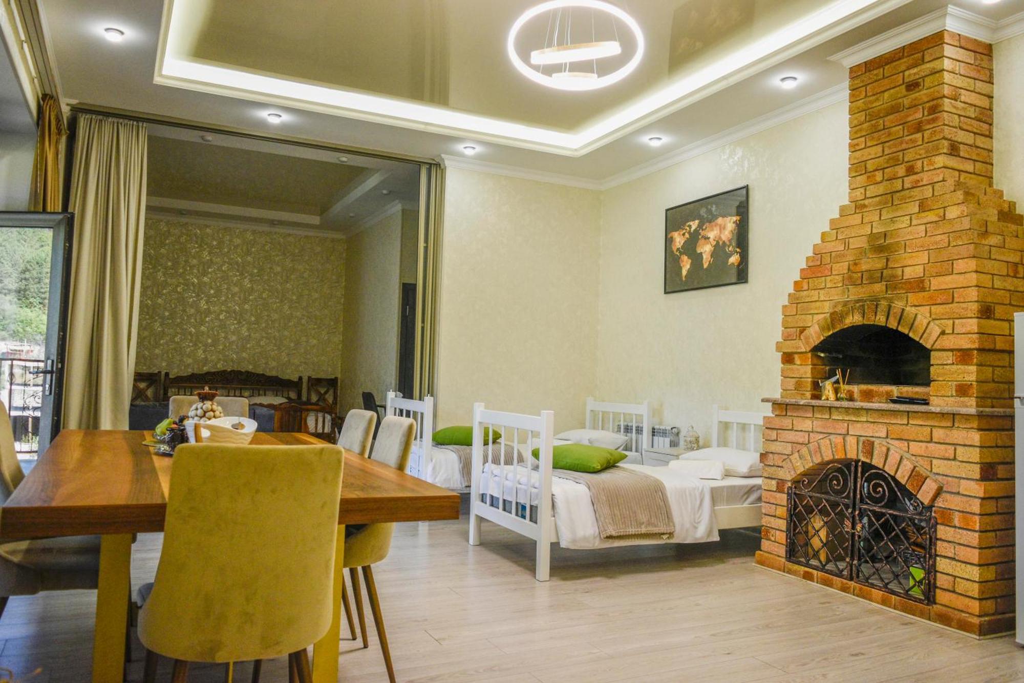 Dom Adonis Hotel Dilijan Bagian luar foto