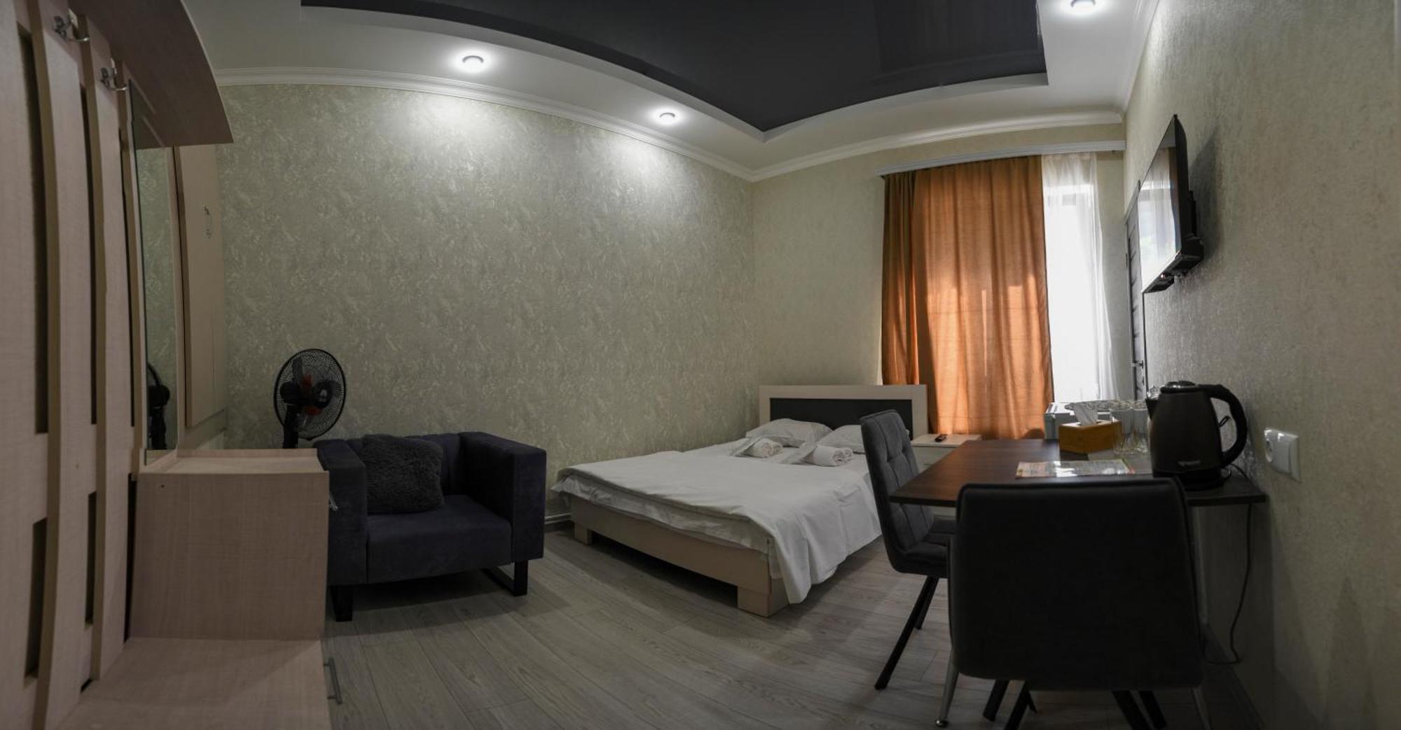 Dom Adonis Hotel Dilijan Bagian luar foto