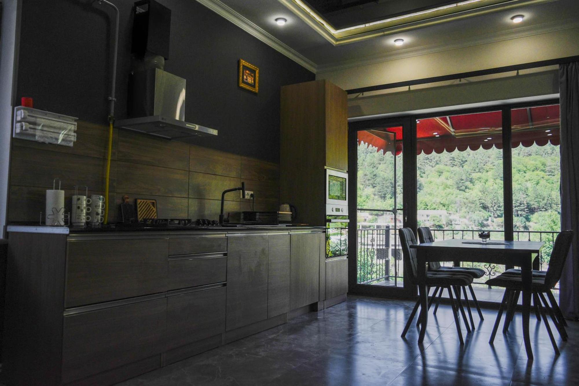 Dom Adonis Hotel Dilijan Bagian luar foto