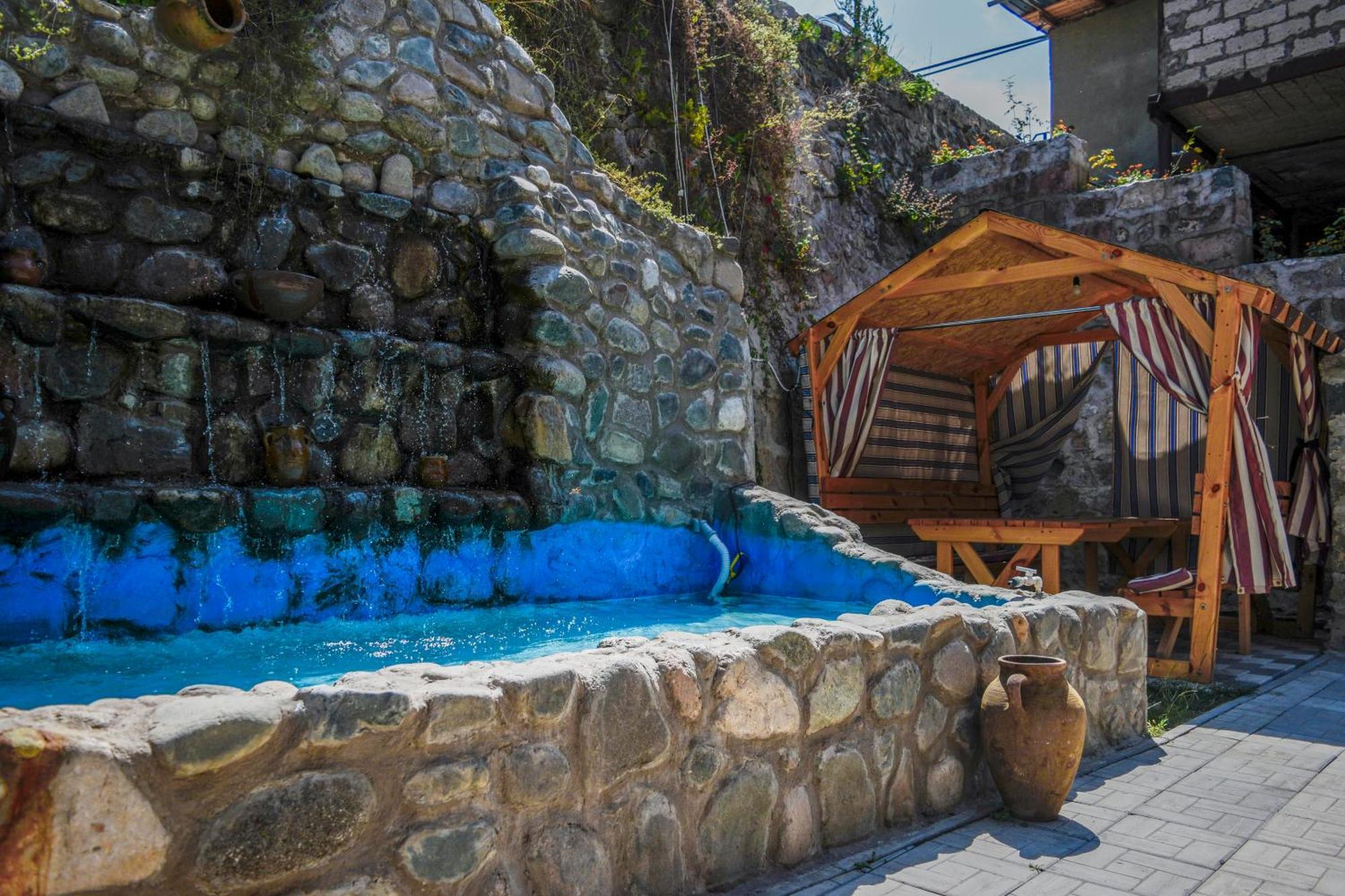 Dom Adonis Hotel Dilijan Bagian luar foto
