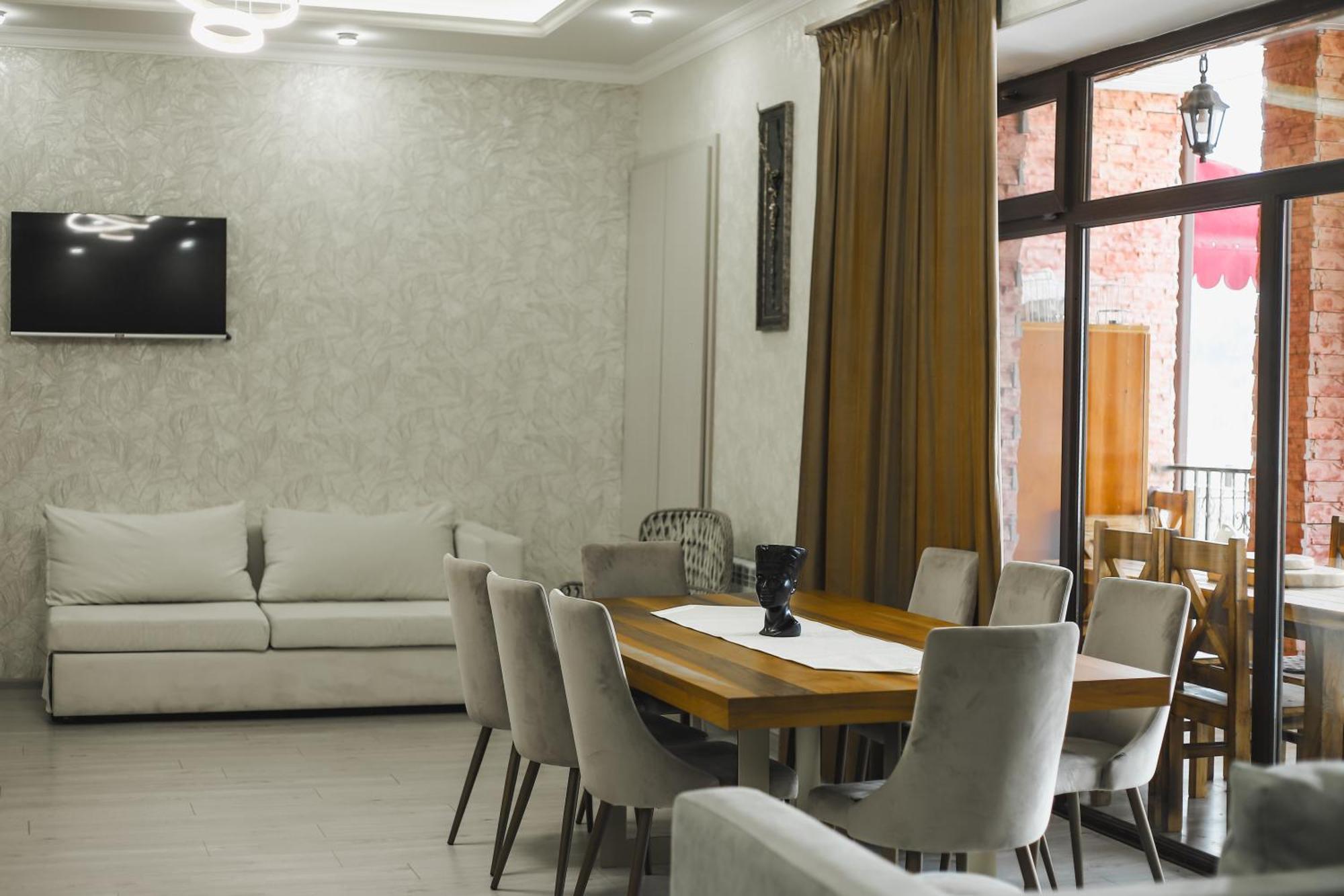 Dom Adonis Hotel Dilijan Bagian luar foto