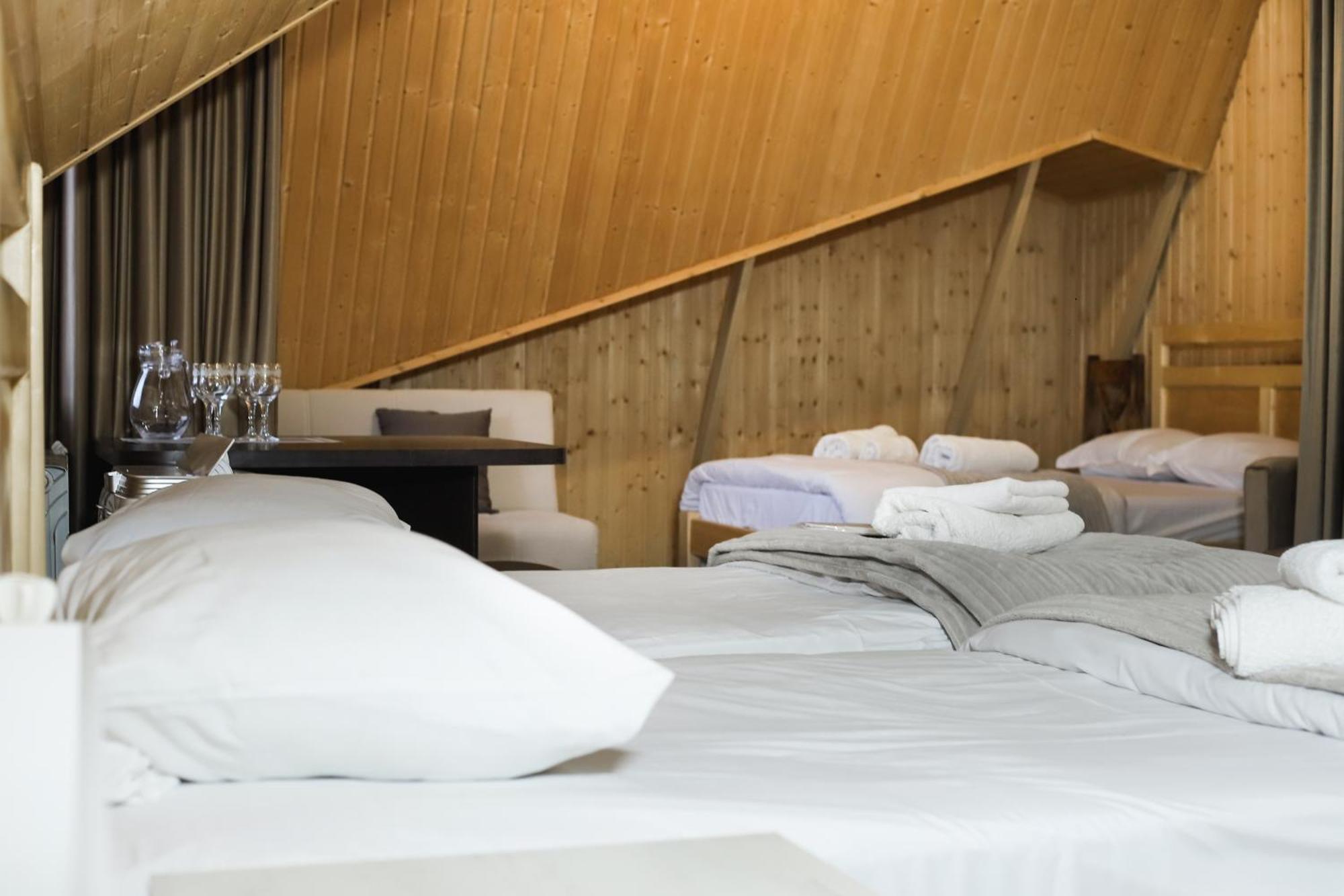 Dom Adonis Hotel Dilijan Bagian luar foto