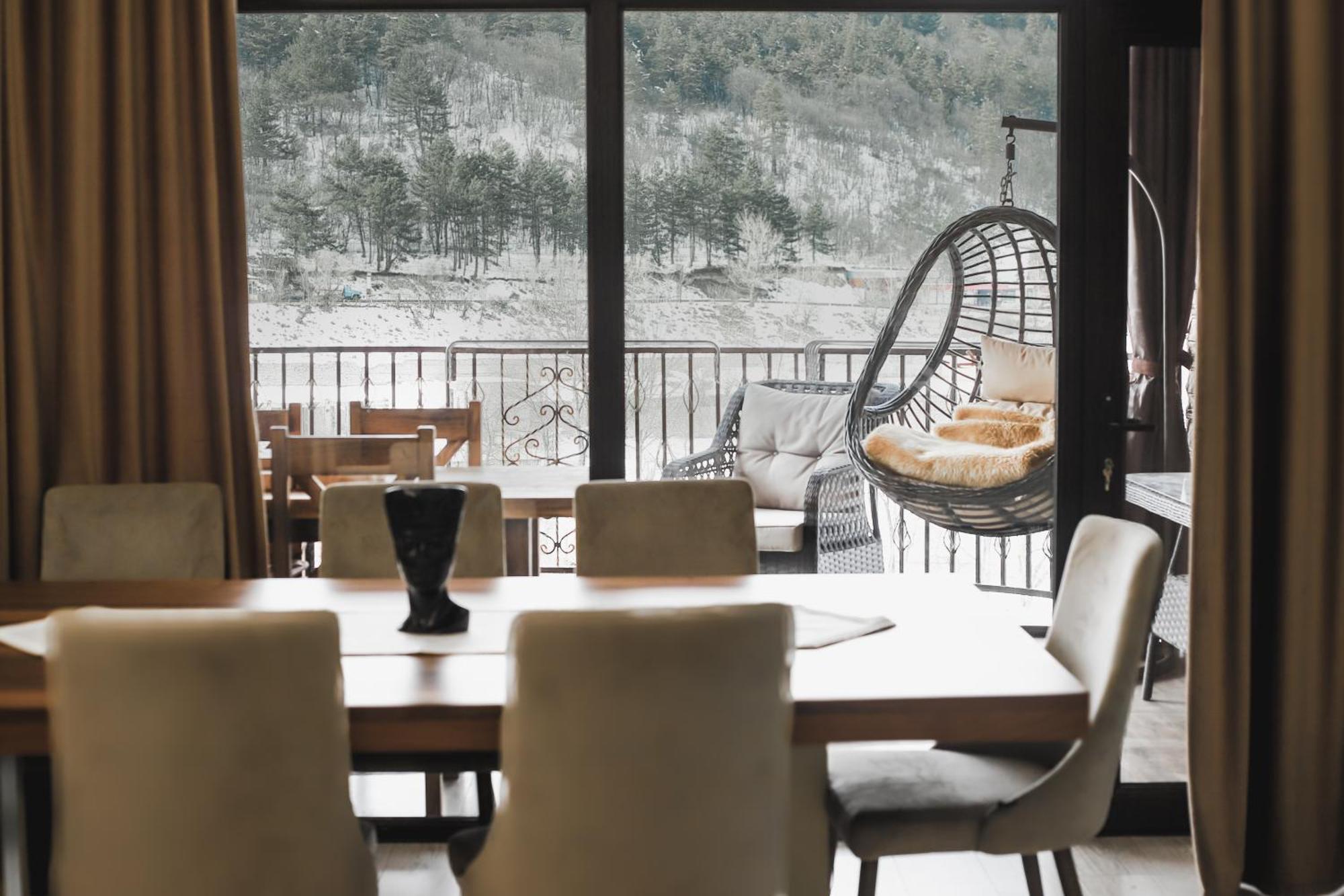 Dom Adonis Hotel Dilijan Bagian luar foto