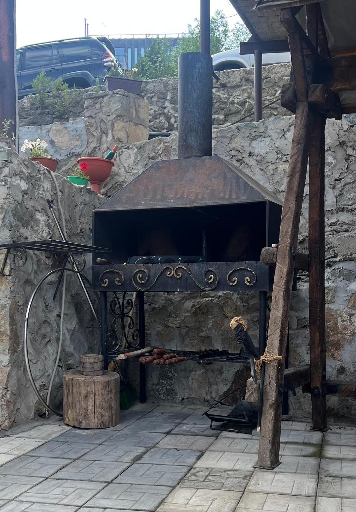 Dom Adonis Hotel Dilijan Bagian luar foto